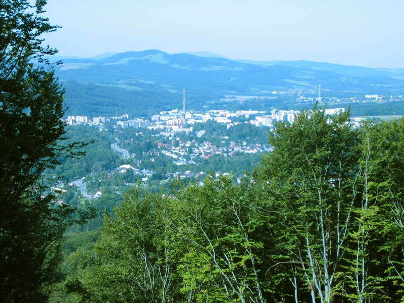 Výhled na Rožnov a Zubří z cesty na Radhošť / A view of Rožnov and Zubří from the way to Radhošť