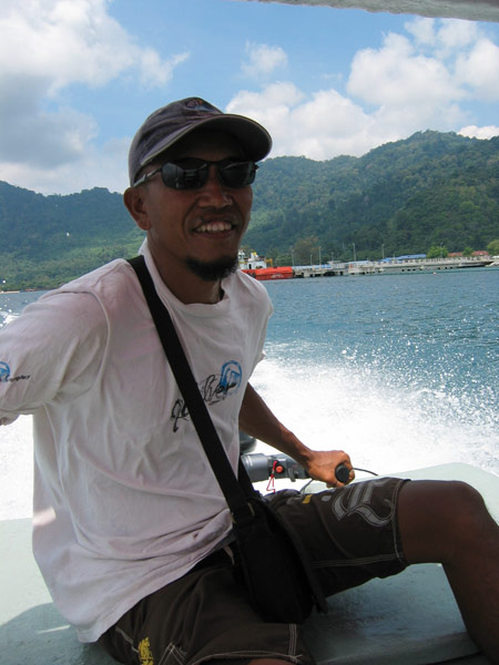 Malajský řidič mořského taxi / Malay sea taxi driver