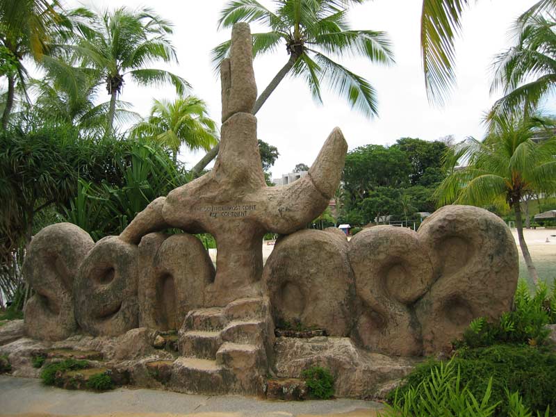 Místo, kterému Singapurci říkají "Nejjižnější bod kontinentální Asie" / A place that Singaporeans call "The southernost point of continental Asia" (Sentosa, SGP)