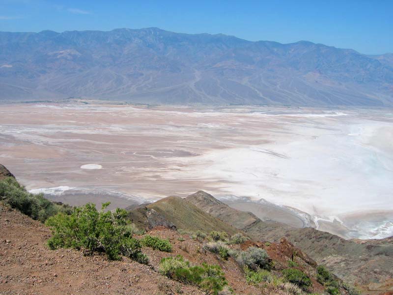 Výhled na Údolí smrti z Dante's View (California, USA) / A view of Death Valley from Dante's View (California, USA)