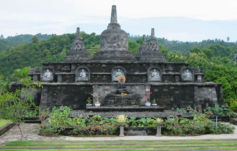 Buddhistický klášter Brahma Vihara Arama (Bali, RI) / Brahma Vihara Arama buddhist monastery (Bali, RI)