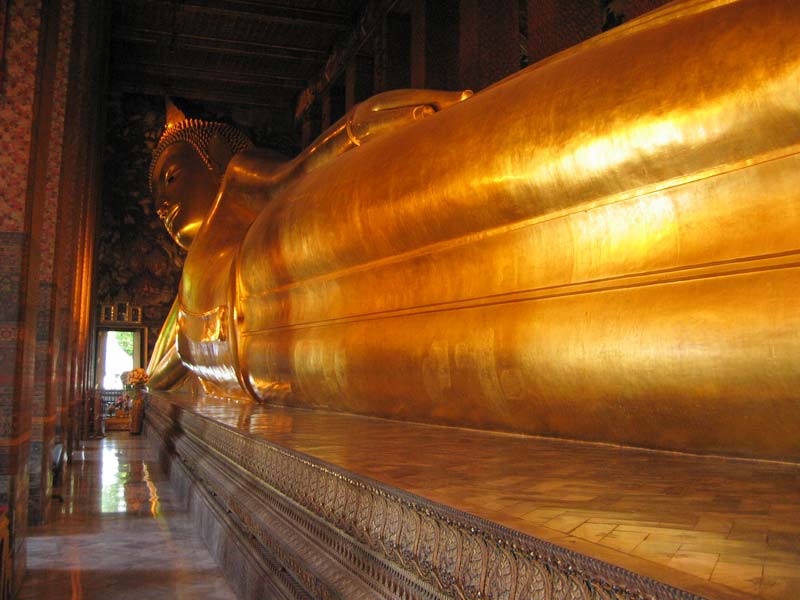 Ležící Buddha v chrámu Wat Pho (Bangkok, THA) / Reclining Buddha in Wat Pho temple (Bangkok, THA)