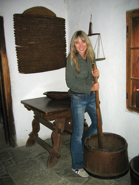 Verča v rožnovském skanzenu / Verča in the open-air folk museum in Rožnov